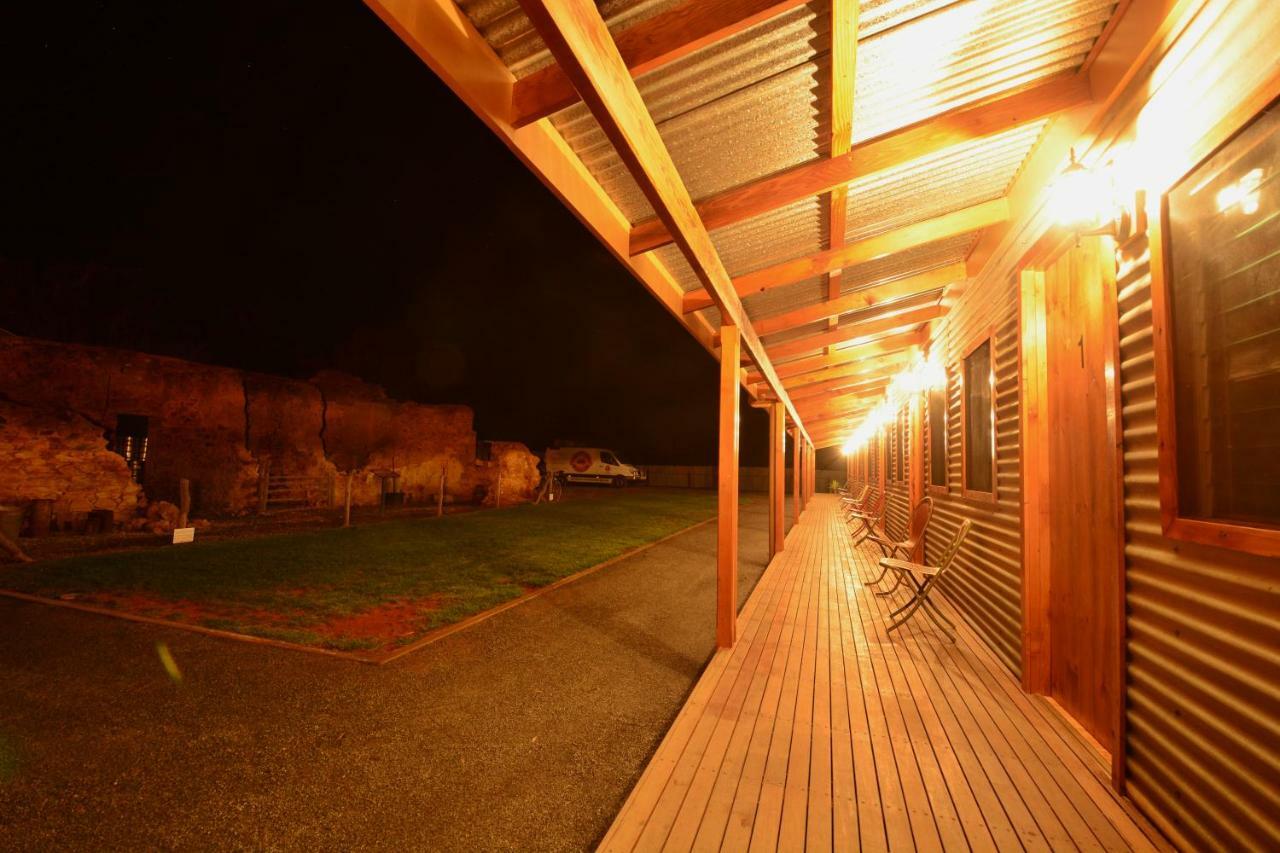 The Silverton Hotel Luaran gambar